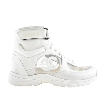 Chanel Women's White Sneaker Metroutfits