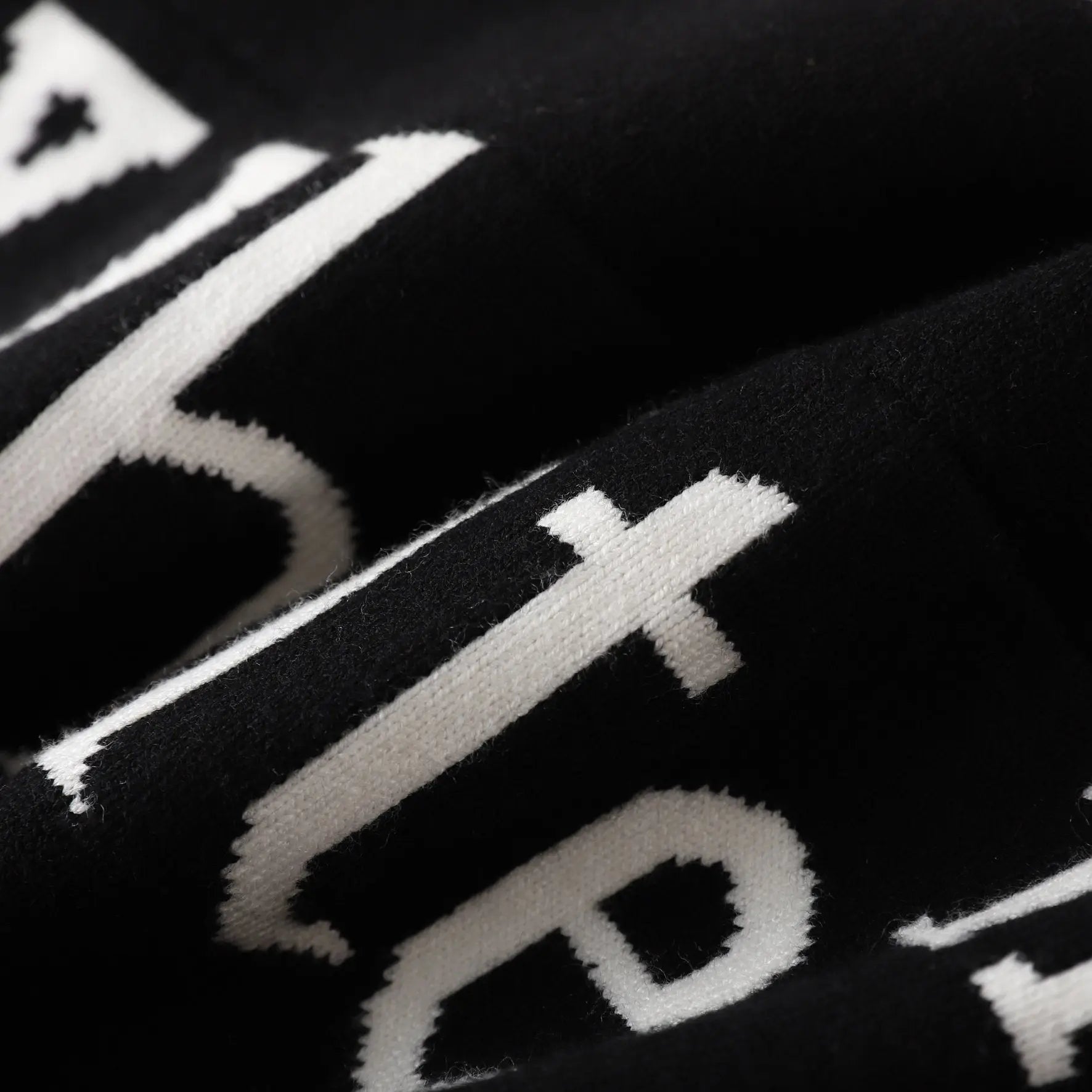 Off-White Men's White Black Sweatshirt Metroutfits