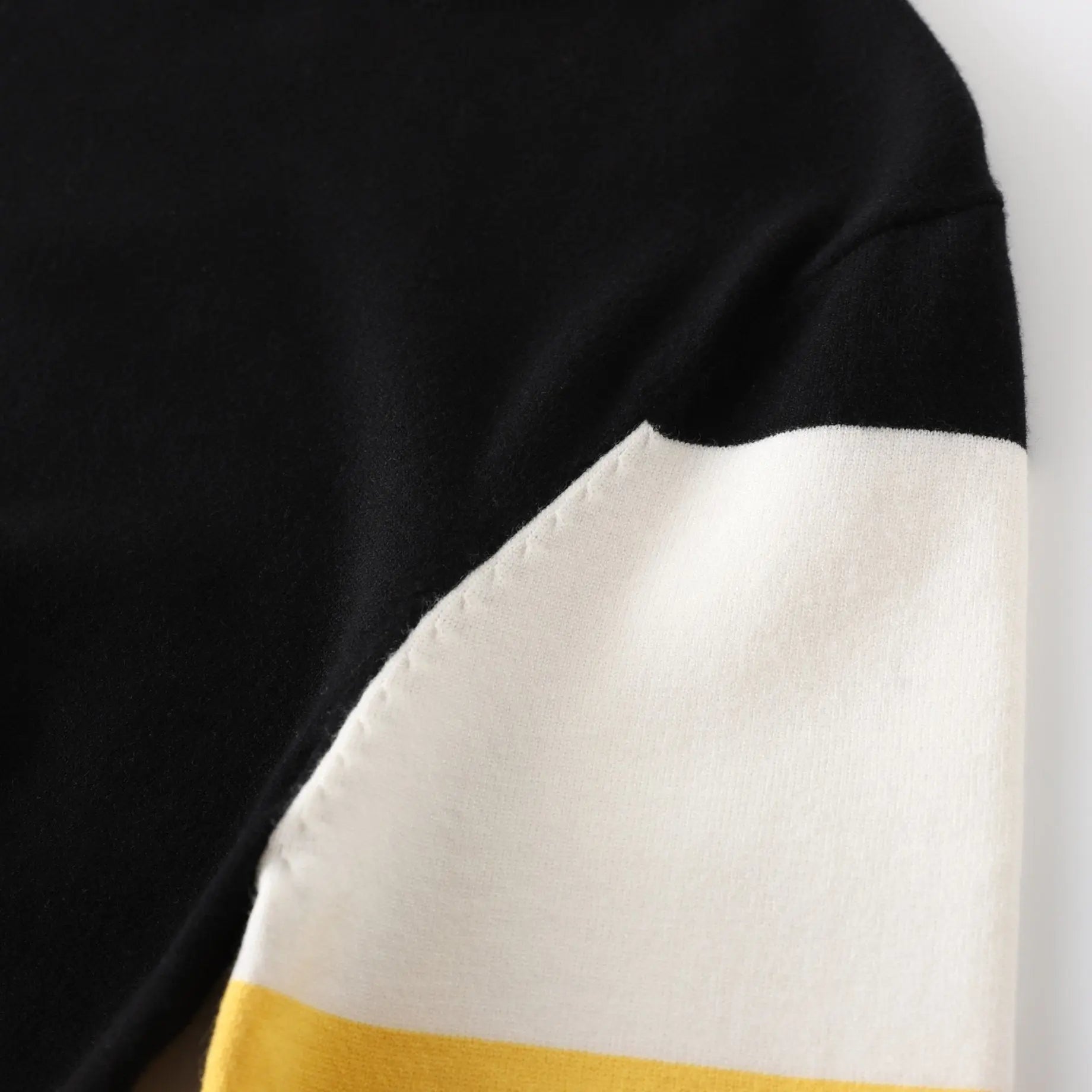 Off-White Men's Black Yellow Sweatshirt Metroutfits