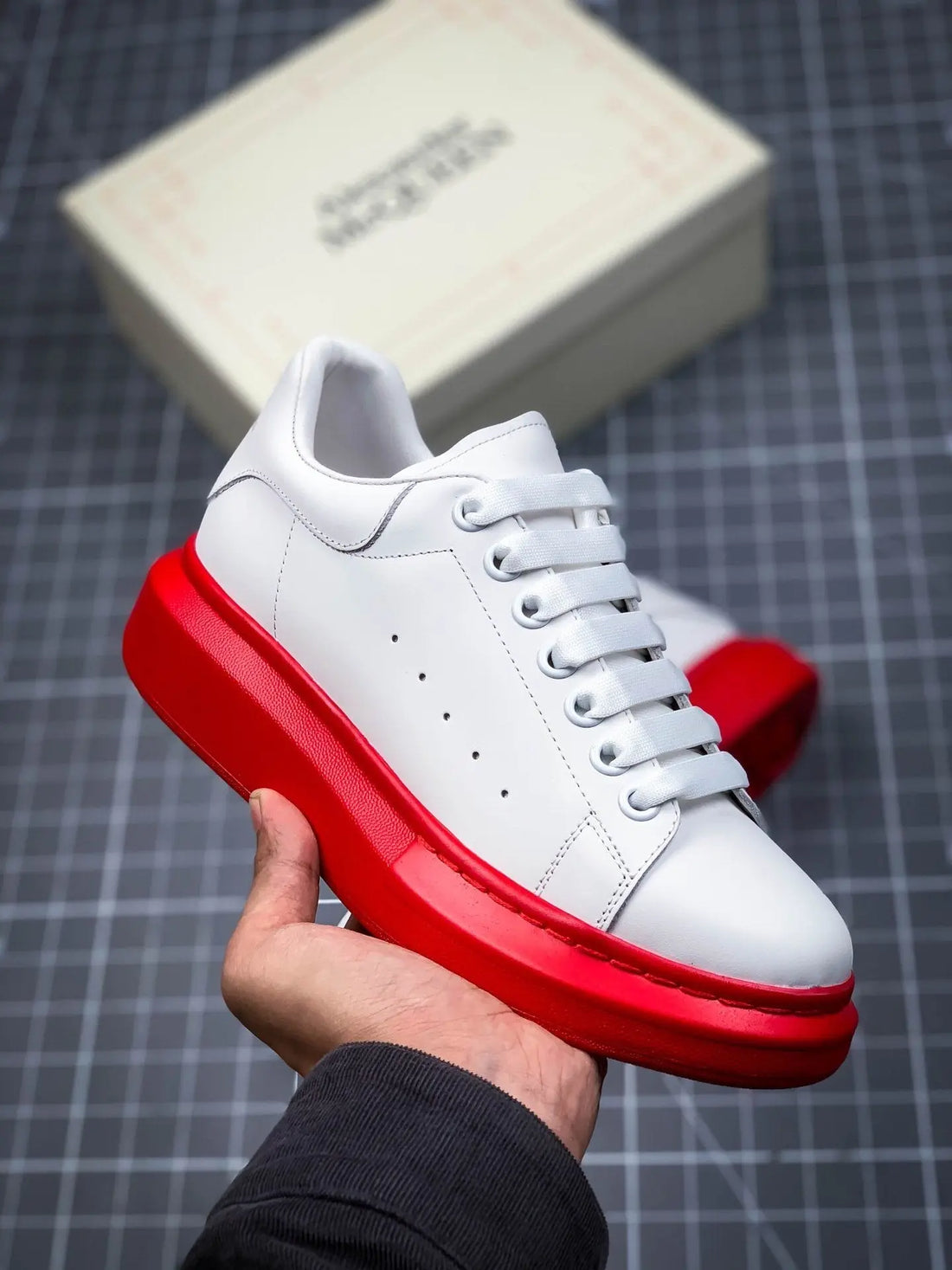 Alexander McQueen Oversize Iconic Men's Sneaker White - New with Box Metroutfits