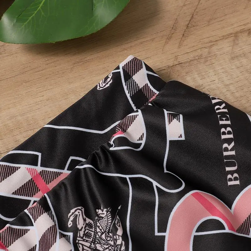 BURBERRY - Men's Designer Short Pink Black Metroutfits