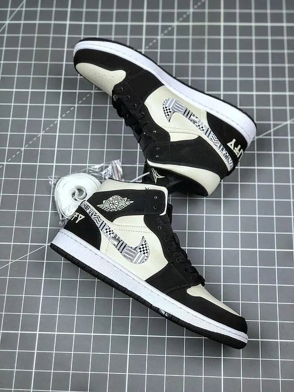 Nike x Jordan Air Jordan 1 Retro New With Tag & Box Metroutfits