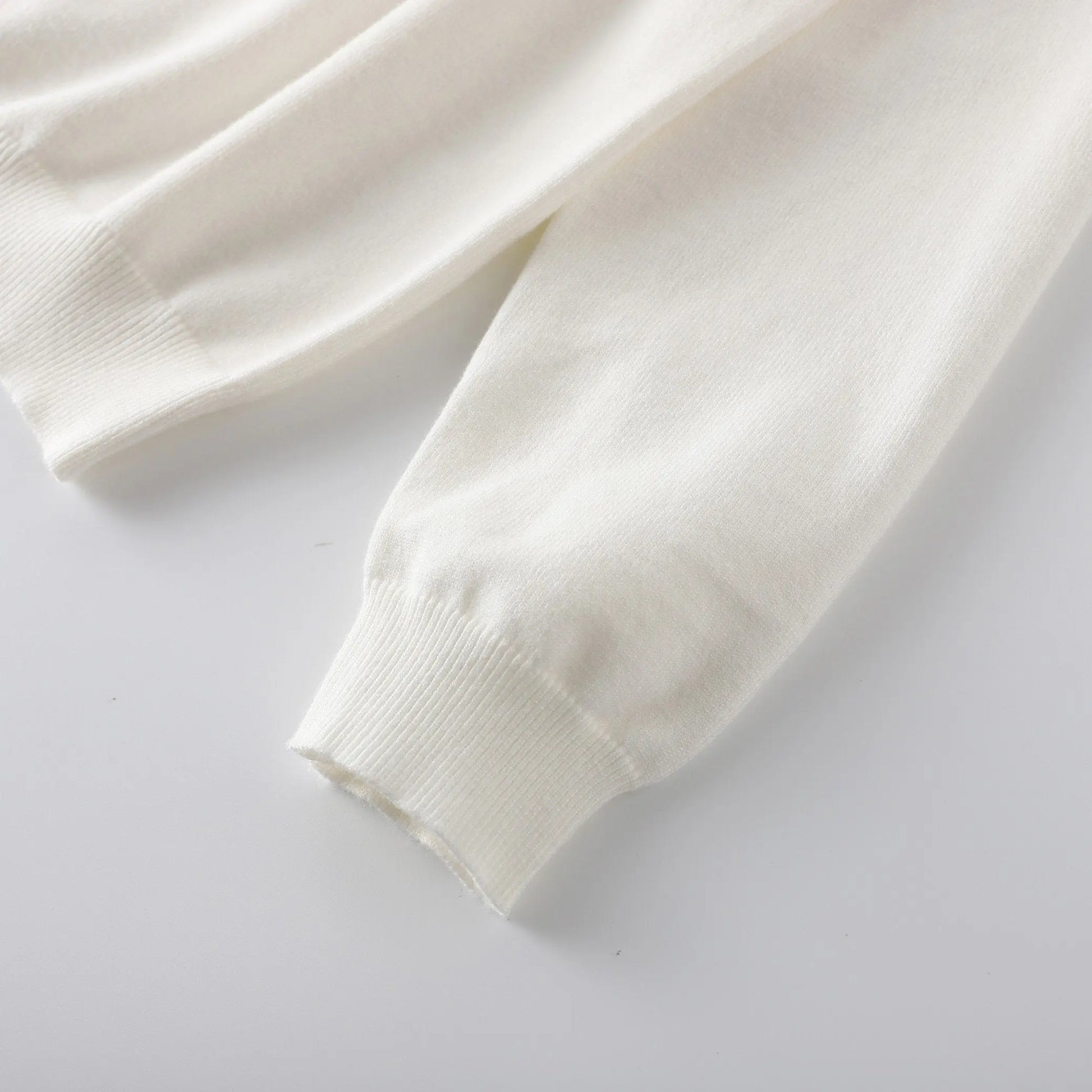 Burberry Men's White Logo Sweatshirt Metroutfits