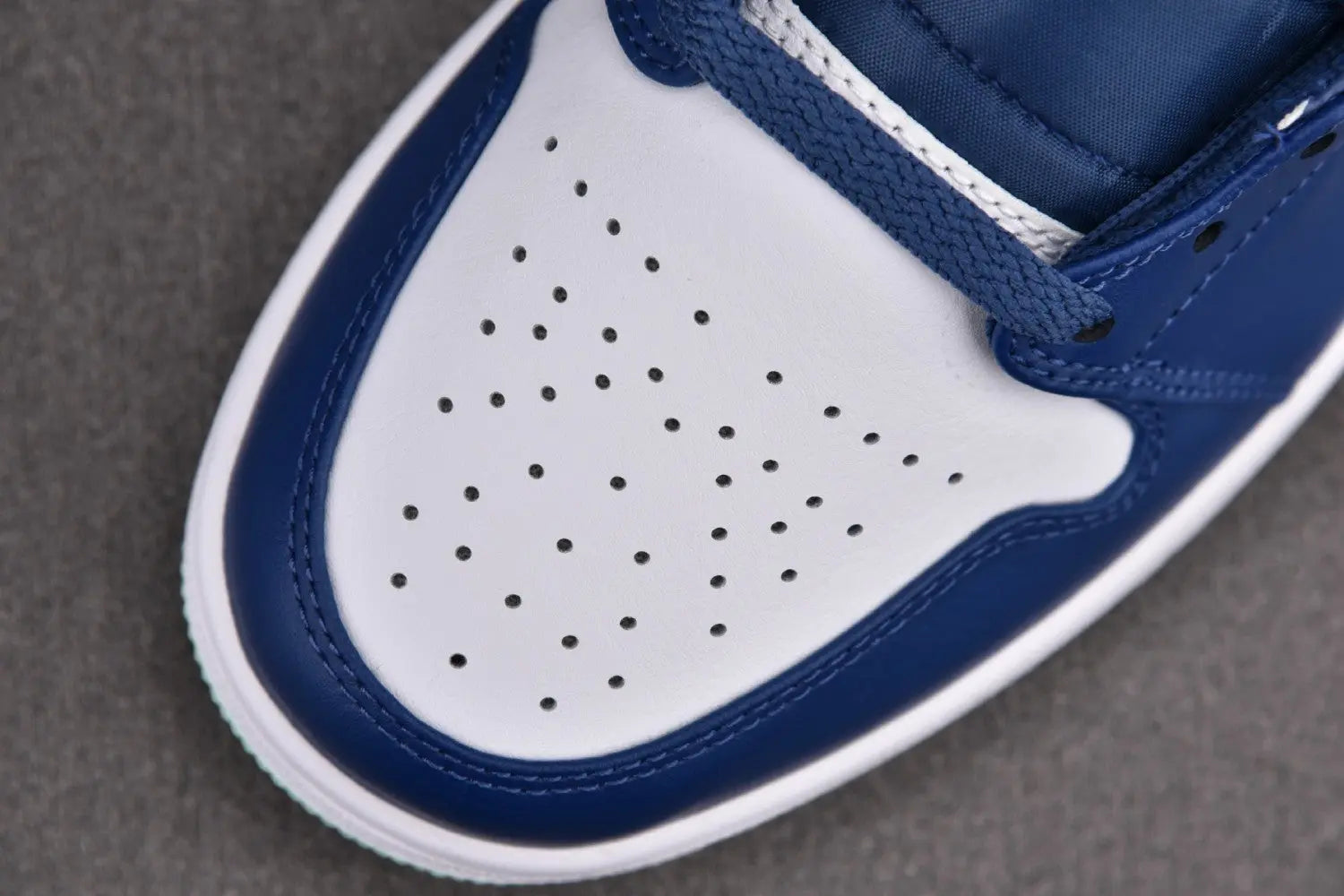 Air Jordan 1 Retro Mystic Navy Mint Foam Blue Mint Sneakers Metroutfits