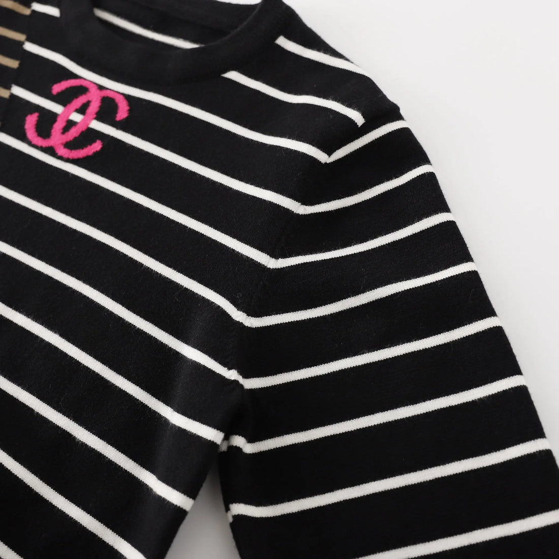 Chanel Women's Black Multicolor Designer Sweatshirt Metroutfits