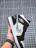 Nike x Jordan Air Jordan 1 Retro New With Tag & Box Metroutfits