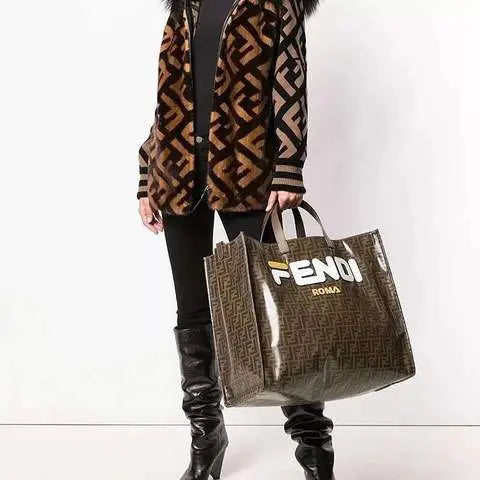 Fendi Fendimania Shopping S Tote Bag – New with Tag, Designer Accessory Metroutfits