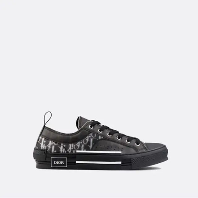 Christian Dior Stylish Sneaker New with Tag and Box for Men & Women metroutfits