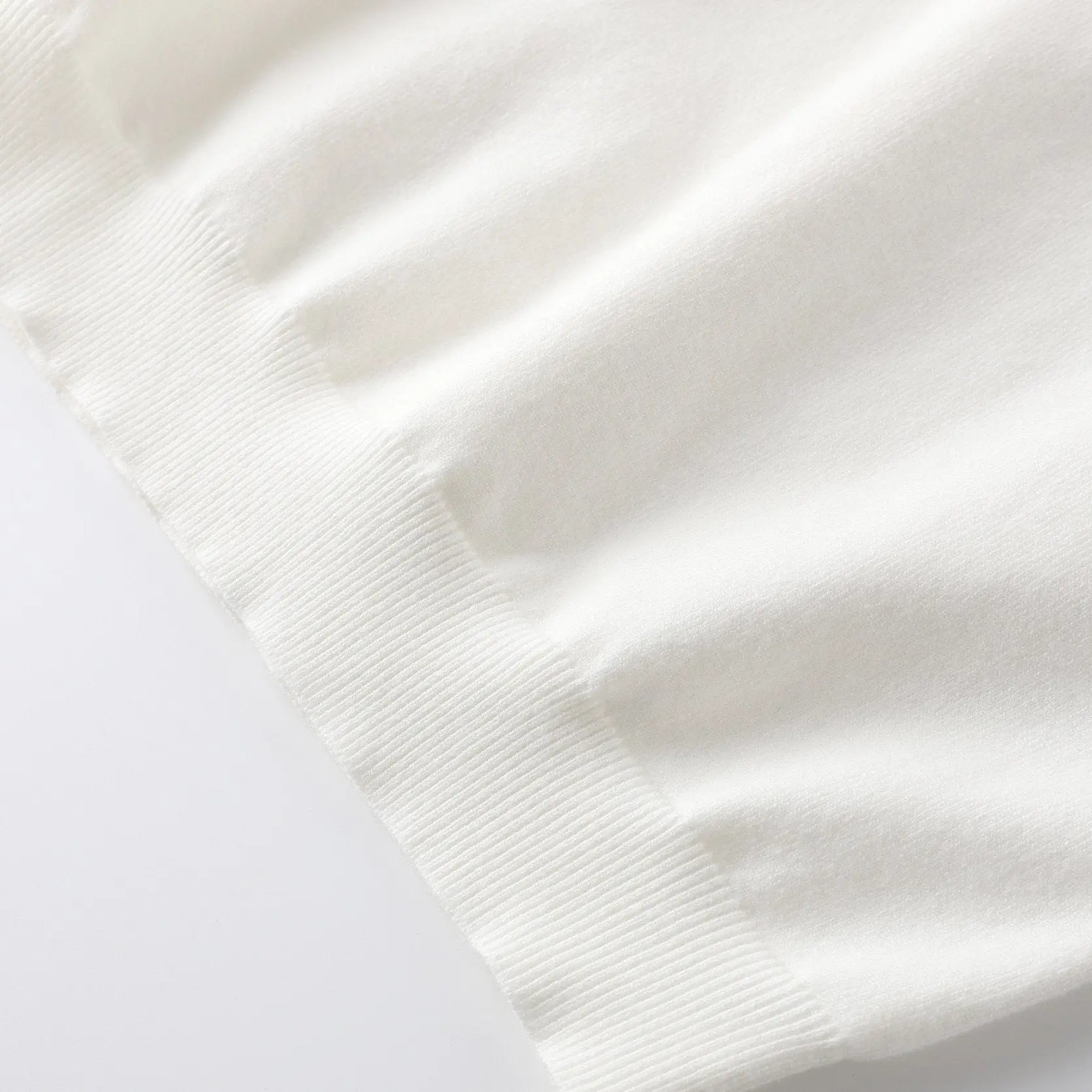 Burberry Men's White Designer Sweatshirt Metroutfits