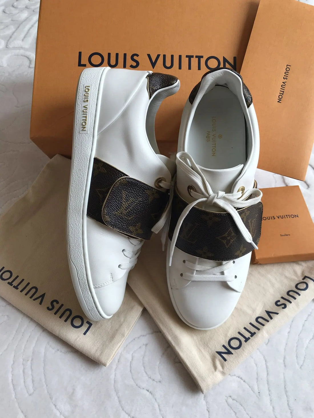 Louis Vuitton Sneaker Men & Women Metroutfits