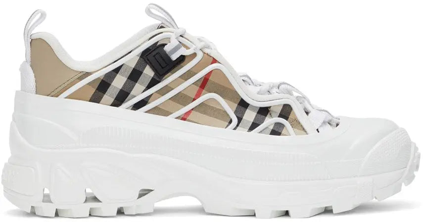 Burberry Low-Top Signature Logo Sneakers Metroutfits