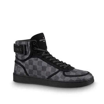 Louis Vuitton Black Sneaker for Men & Women – New Metroutfits