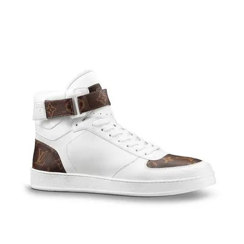 Louis Vuitton Sneaker for Men and Women – New with Tag Metroutfits