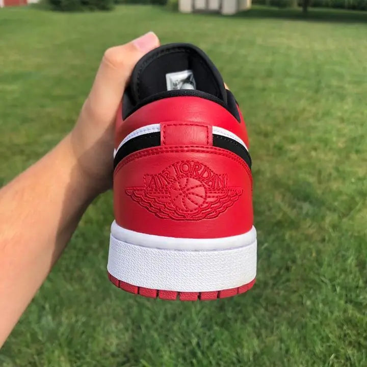 Nike Air Jordan 1 Retro Sneakers  For Men & Women Metroutfits