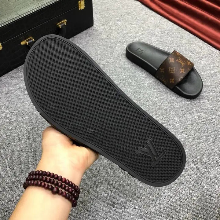 Louis Vuitton Men’s Black Slippers – New with Tag and Box Metroutfits