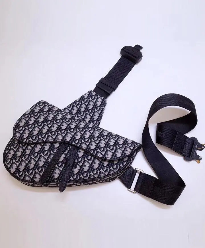 Christian Dior Oblique Saddle Shoulder Bag New Metroutfits