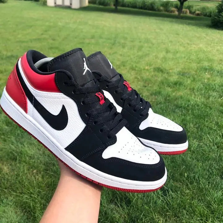 Nike Air Jordan 1 Retro Sneakers  For Men & Women Metroutfits