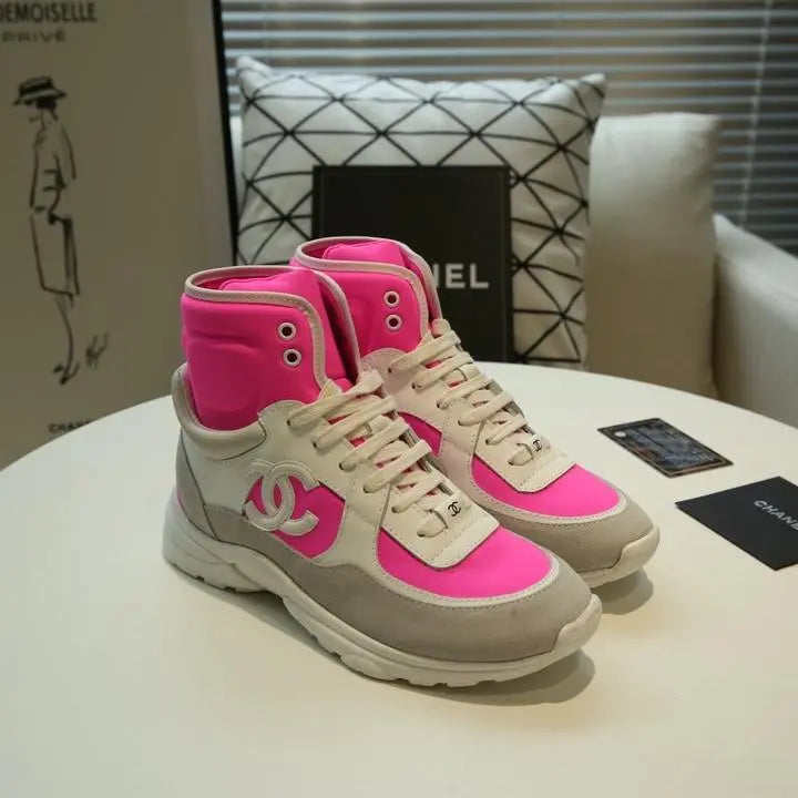 Chanel Women's Sneaker Pink Cream Metroutfits