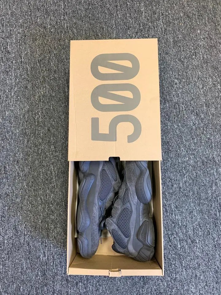 Adidas Yeezy 700 Men's Sneaker Black - New with Box Metroutfits