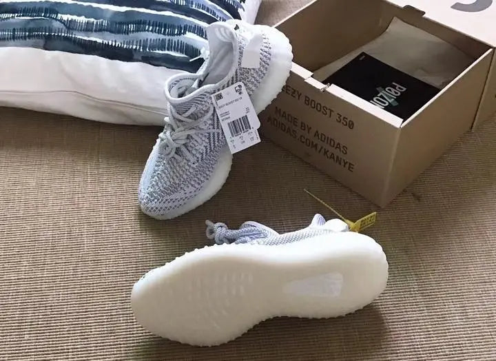 Adidas Yeezy 700 Men's Sneaker Reflective Laces Metroutfits