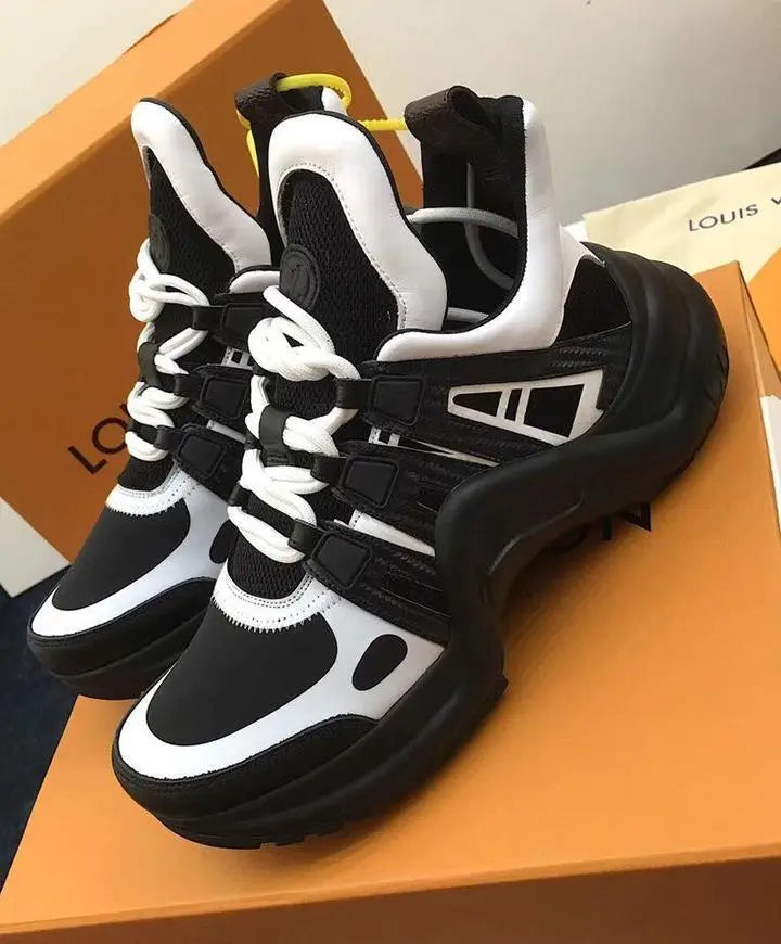 Louis Vuitton Classic Sneakers Men & Women Metroutfits
