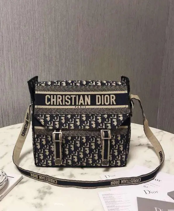 Christian Dior Oblique Diorcamp Messenger Bag – New with Tag and Box Metroutfits