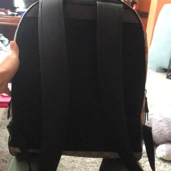 Gucci GG Supreme Monogram Blind For Love Bee Backpack Metroutfits