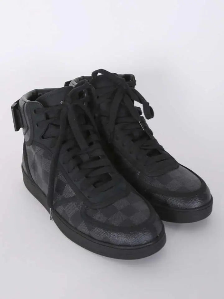 Louis Vuitton Black Sneaker for Men & Women – New Metroutfits