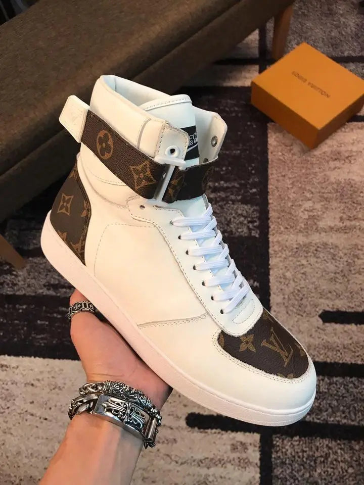 Louis Vuitton Sneaker for Men and Women – New with Tag Metroutfits