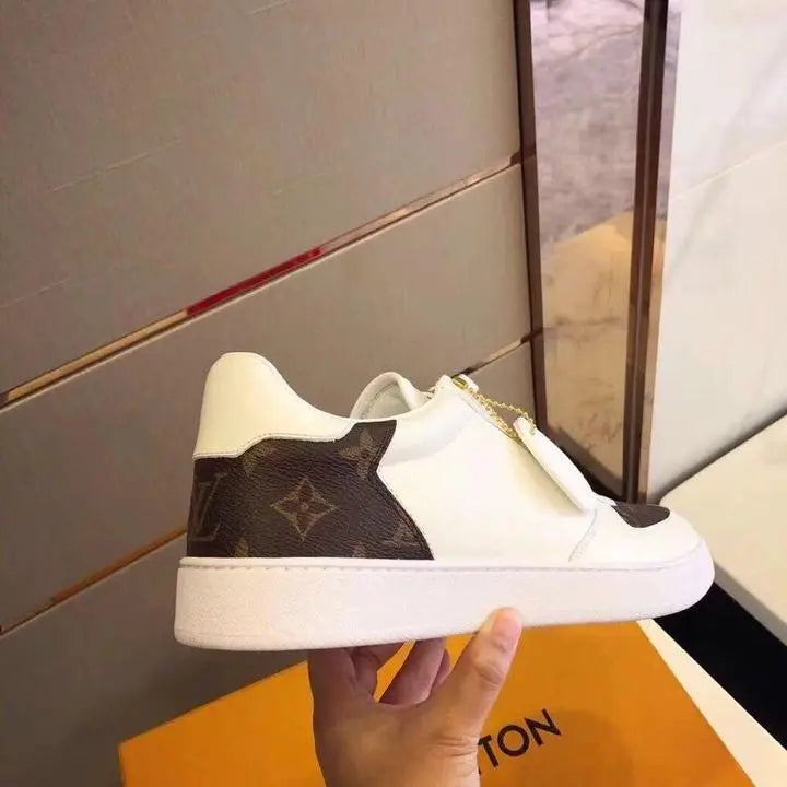 Louis Vuitton Men’s & Women’s Sneakers New With Tag Metroutfits