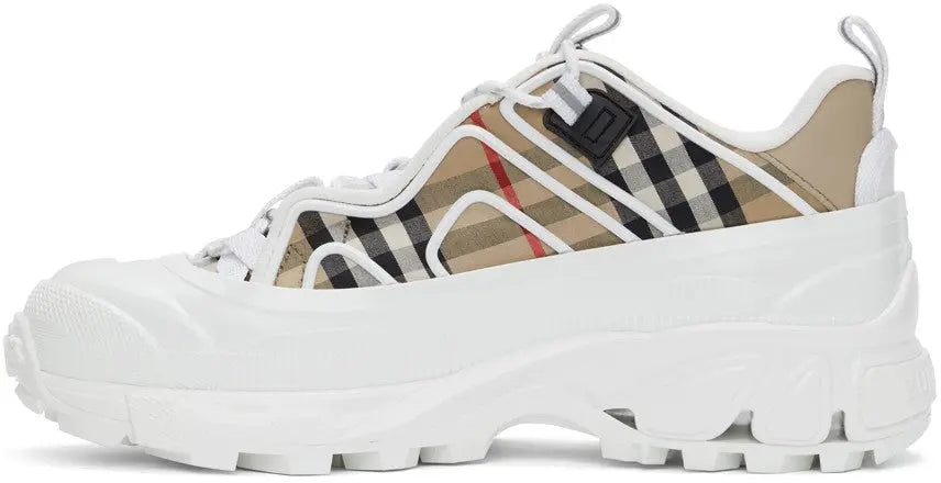 Burberry Low-Top Signature Logo Sneakers Metroutfits